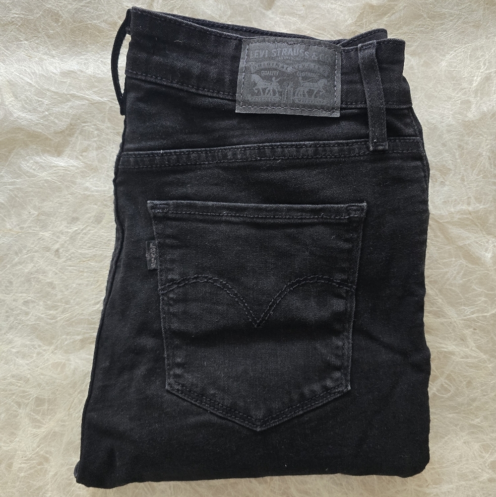Levi’s 721 High Rise Skinny Jeans